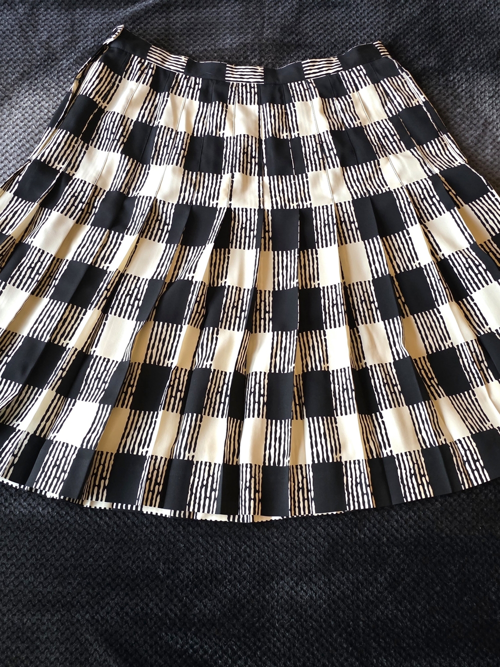 Kasper Black and Cream Check Pleated Skirt